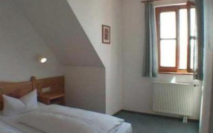 Hotel & Gasthof zum Rodelseer Schwan