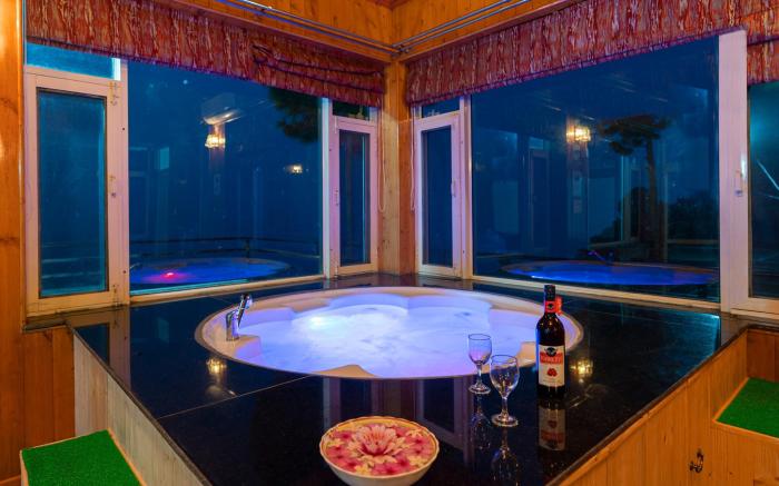 StayVista at Villa Woodside Meadows with Indoor Jacuzzi