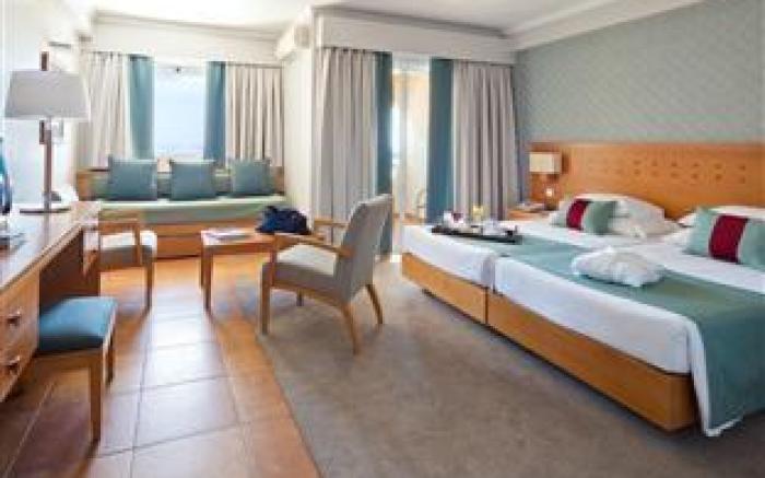 Eurotel Altura Hotel & Beach Resort