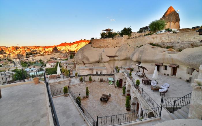 Grand Cave Suites