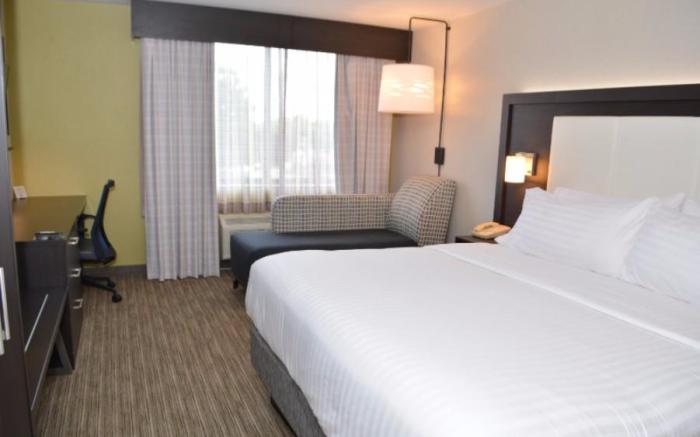 Holiday Inn Express & Suites Waterville - North By IHG