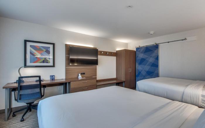 Holiday Inn Express & Suites Dallas North - Addison By IHG