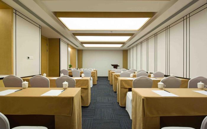 The Hotel V Hefei Swan Lake