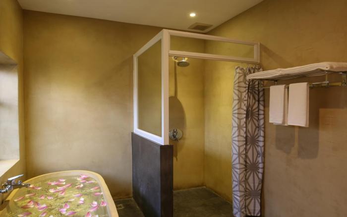 Chheng Residence