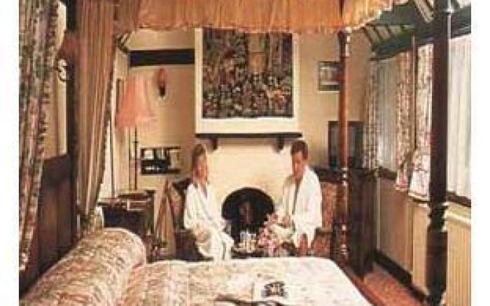 The Roundabout Hotel