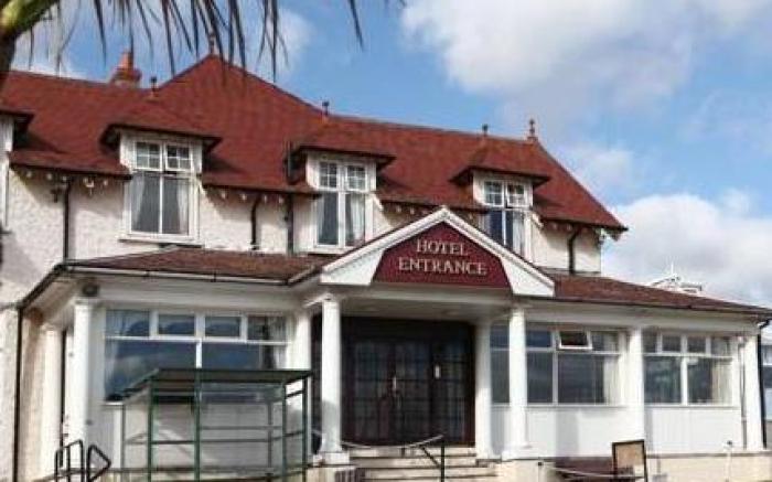 North Shore Hotel