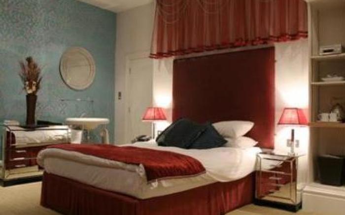 Crown Hotel