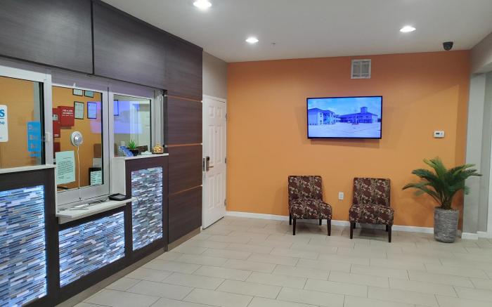 Haven Inn and Suites Willowbrook - Adults Only