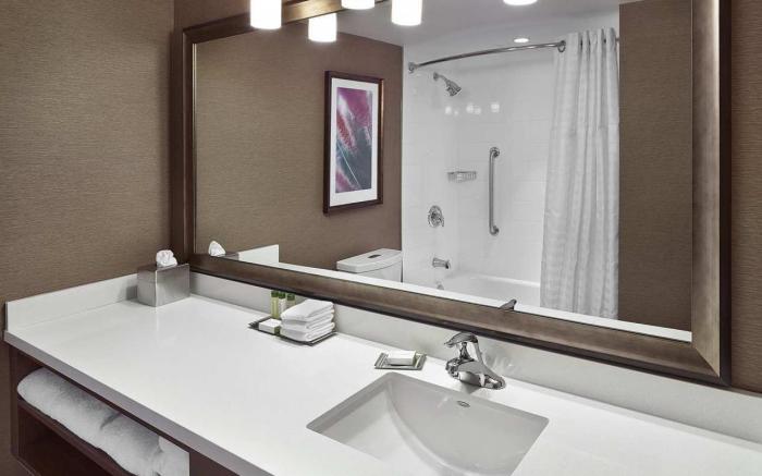 DoubleTree by Hilton West Edmonton