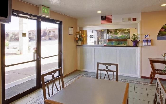 Travelodge by Wyndham Albuquerque East