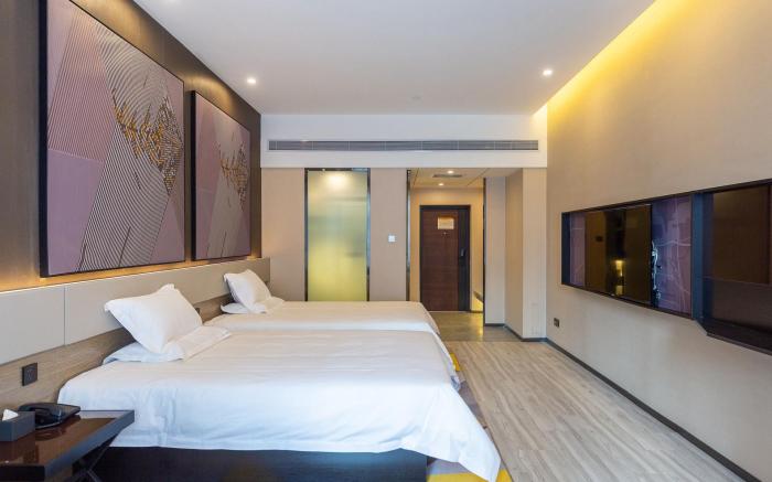 IU Hotel Lanzhou West Terminal Station Zhongtianjian Square