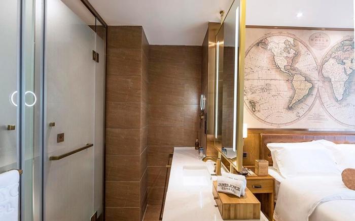 James Joyce Coffetel Zhengzhou Beilong Wetland Park