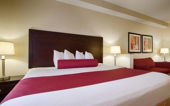 Best Western Plus Olive Branch Hotel and Suites