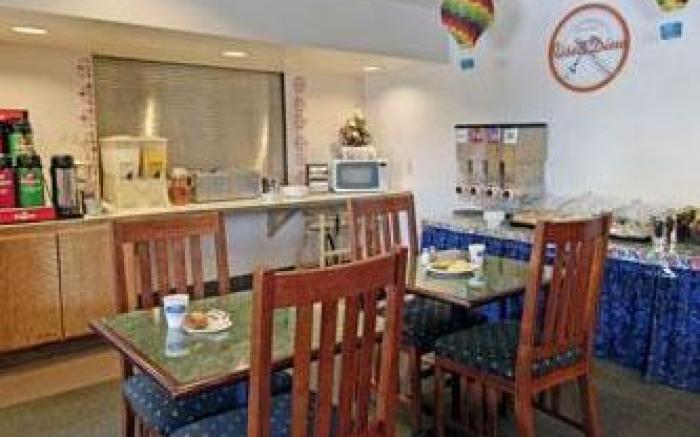 GreenTree Inn Albuquerque North I-25