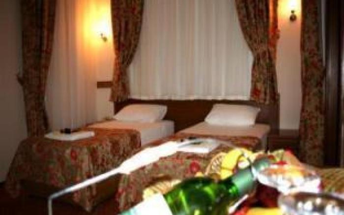 Triana Hotel