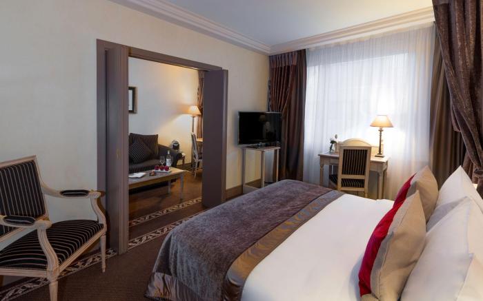 Royal Manotel Hotel