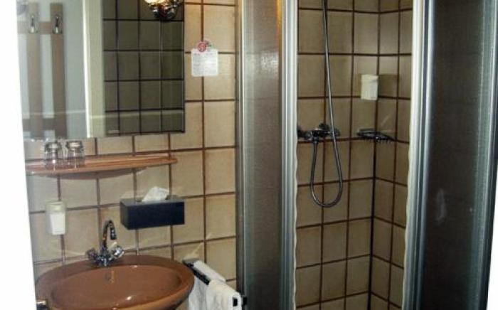 Keramikhotel Goldener Brunnen