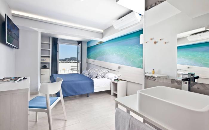 Hotel Ryans La Marina