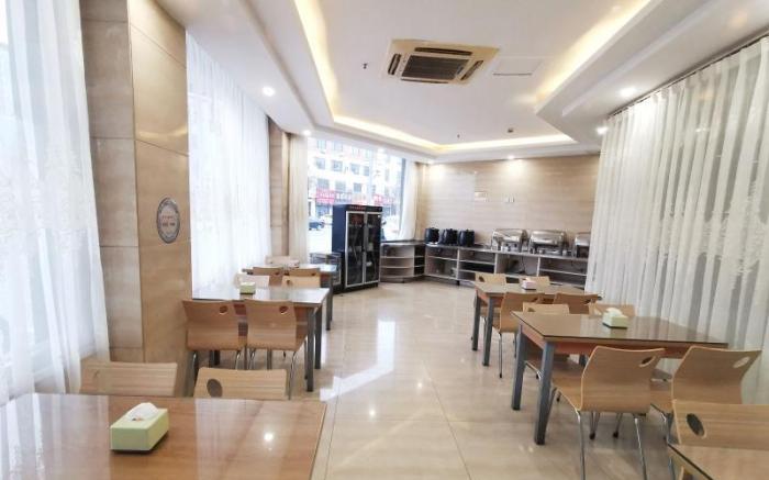 GreenTree Inn Express Shandong Dezhou Lingcheng District Fuxing Street Bus Station.