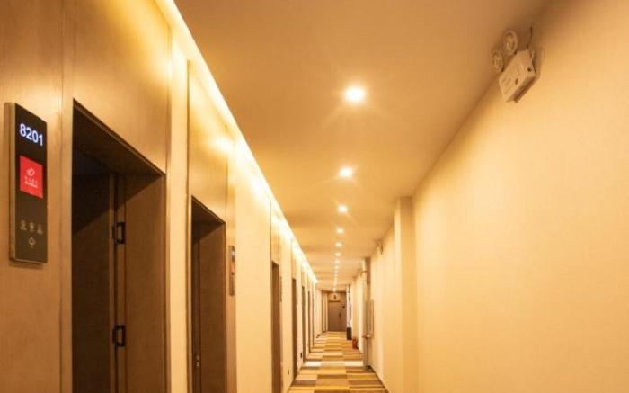 Shell Hotel Luoyang Luanchuan County Laojunshan Dizhi Square