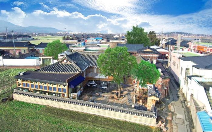 Gyeongju Hanokstay Hangbokhanzip