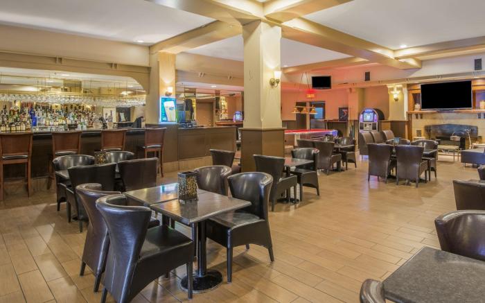 Armon Plaza Montreal Airport by IHG