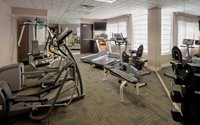 Armon Plaza Montreal Airport by IHG