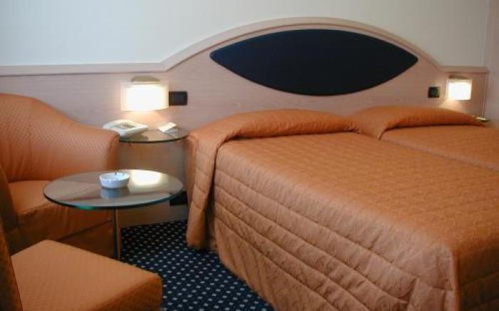 Augustus Hotel