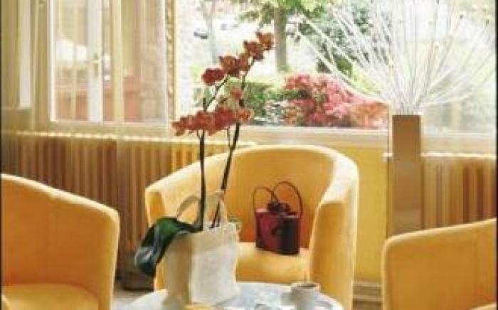 Bagnoles Hotel - Contact Hotel