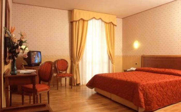 Hotel Holiday Sul Lago