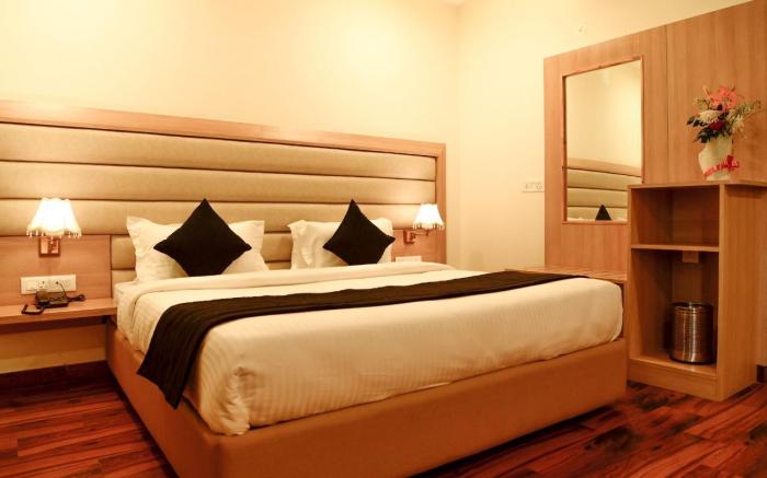 Hotel White Rock By The Solitaire Hospitality