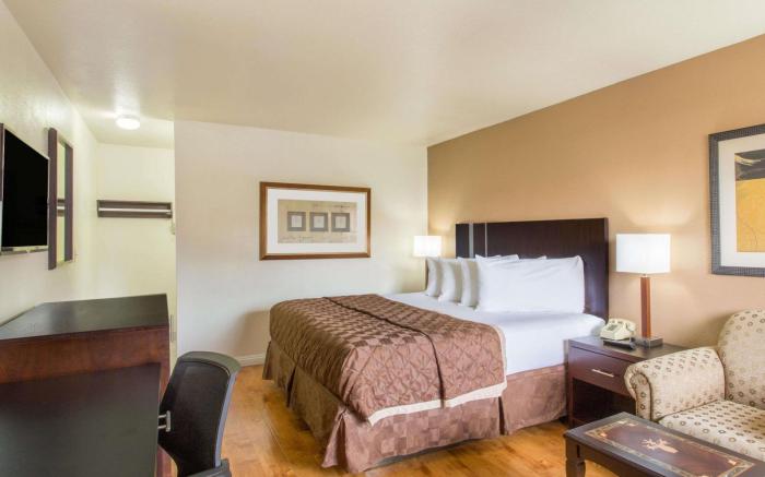 Days Inn by Wyndham Las Vegas Airport Near the Strip