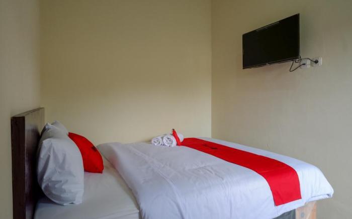 RedDoorz near Terminal Mendolo Wonosobo