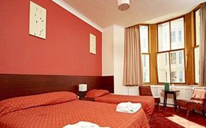 Delmont Hotel