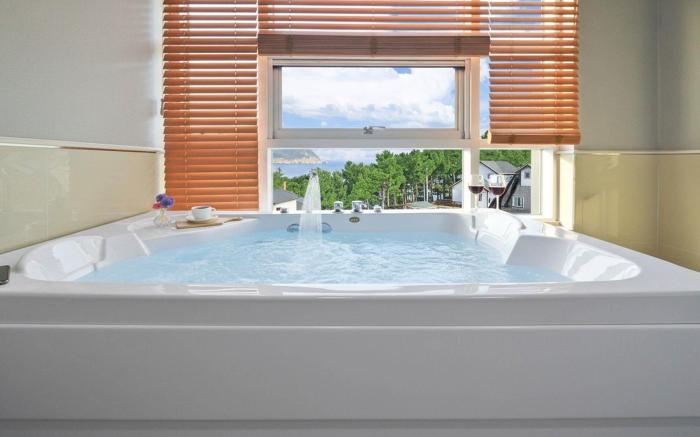 Janghohang J Story Spa Pension