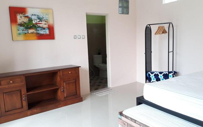 Omah Wilis: homestay with private pool in Batu