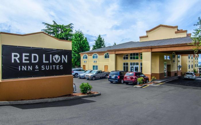 Red Lion Inn and Suites Des Moines