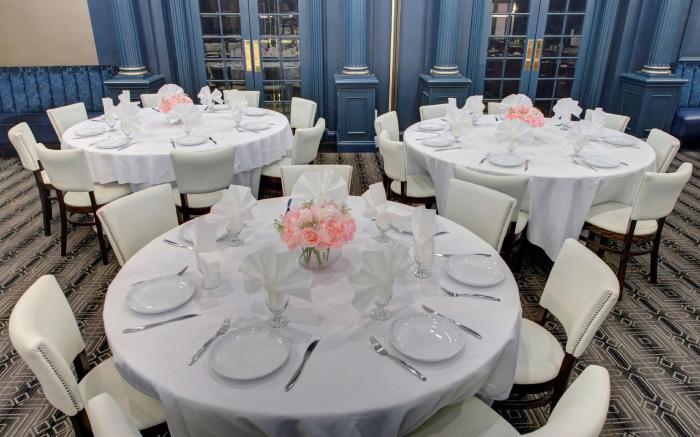 The Roslyn, Tapestry Collection by Hilton