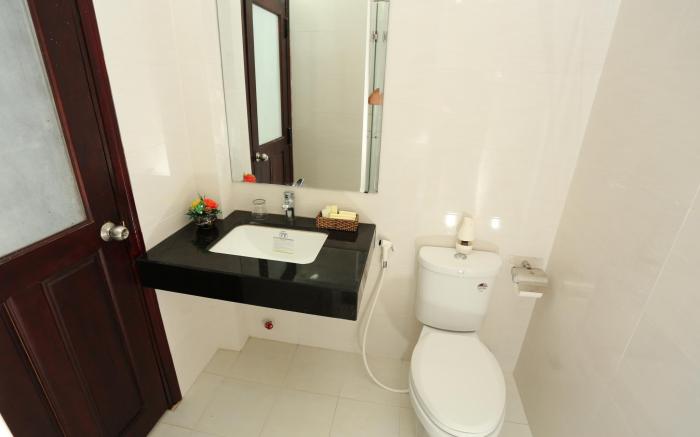 Queen Hotel Hong Bang