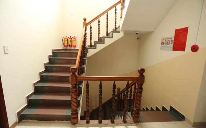 Queen Hotel Hong Bang