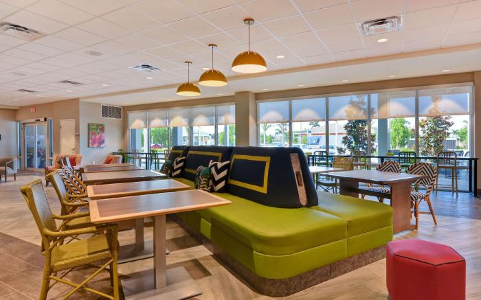 Home2 Suites by Hilton Naples I-75 Pine Ridge Road
