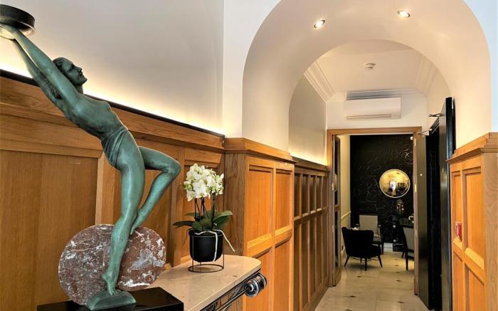 Hotel Le Cercle Tour Eiffel