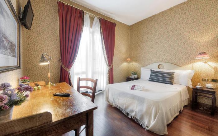 Colony Hotel