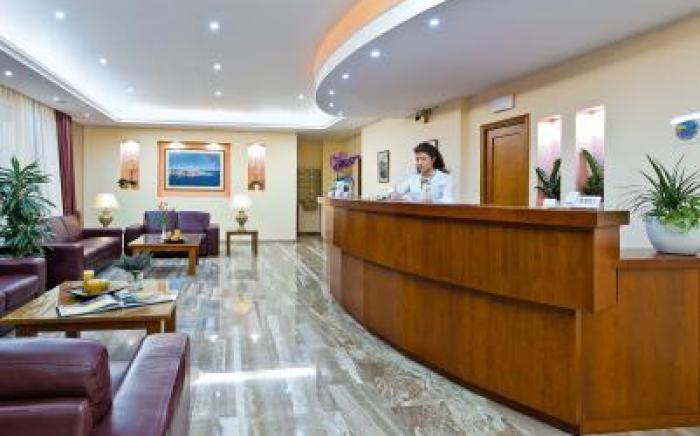 Nefeli Hotel