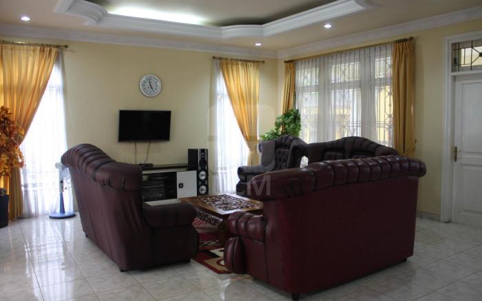 Villa Kota Bunga Dandelion