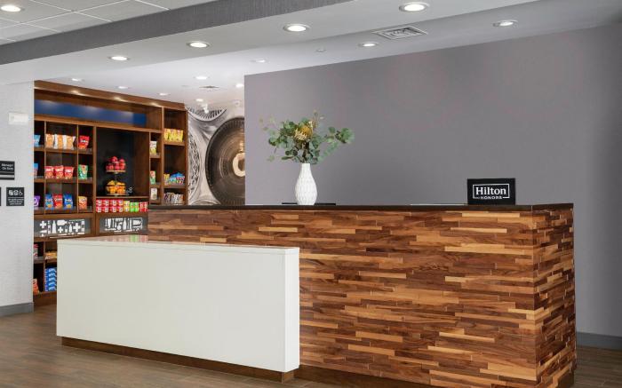 Hampton Inn & Suites Pittsburgh New Stanton