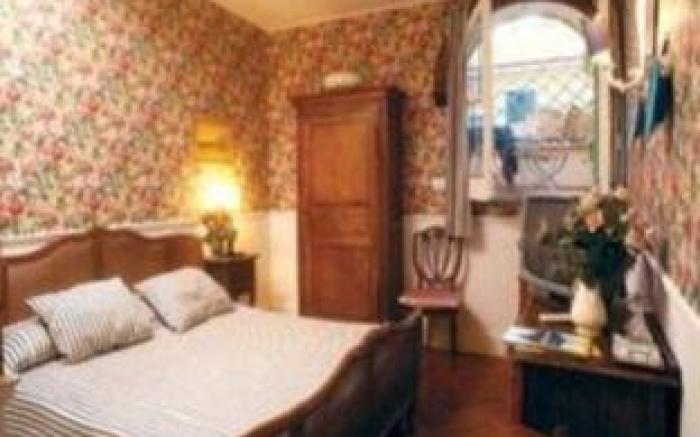 Guest House Arco Dei Tolomei