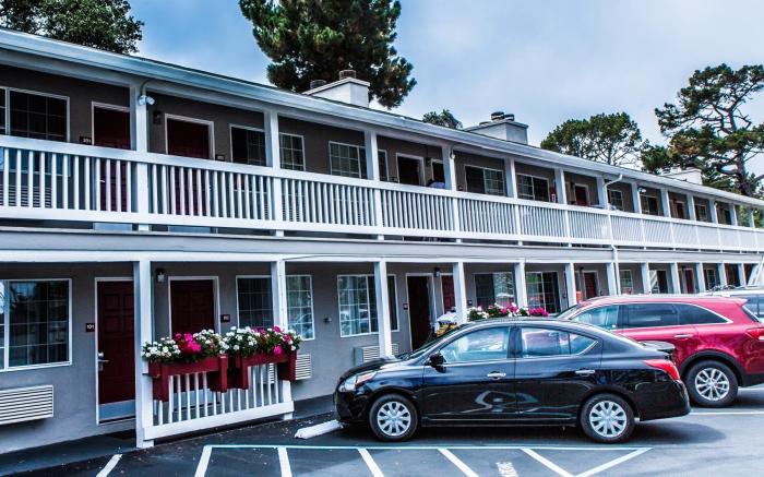 Pelican Inn Monterey CA