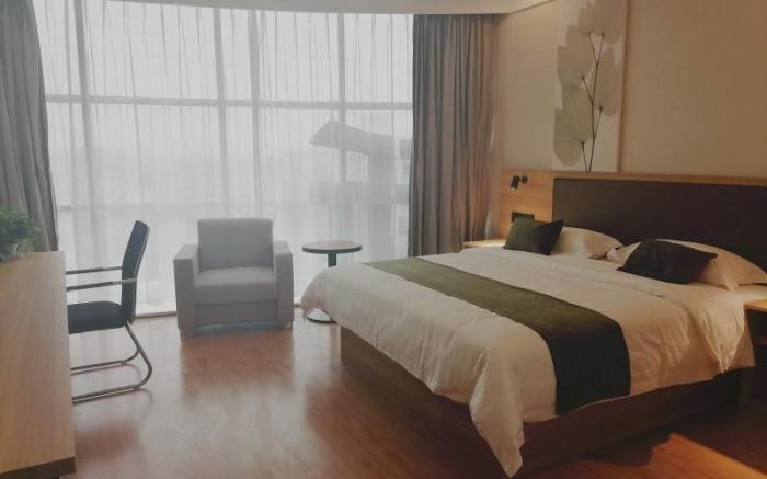 GreenTree Inn Jinan Laicheng Avenue Tusikou Building