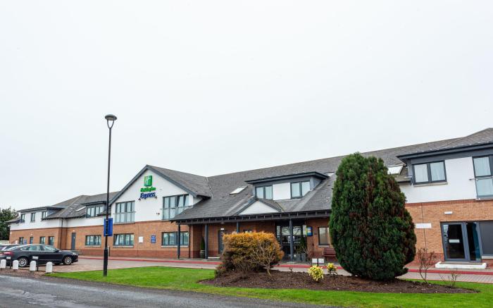 Holiday Inn Express Edinburgh Airport By IHG